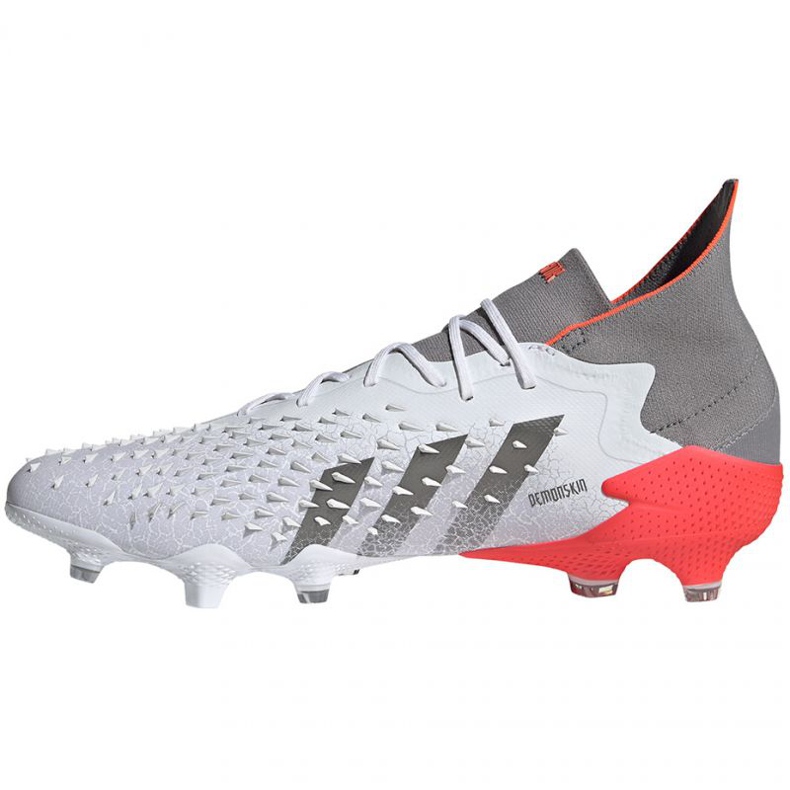 Adidas Predator Freak.1 Fg M FY6255 futballcipő fehér, fehér, szürke / ezüst fehér 1