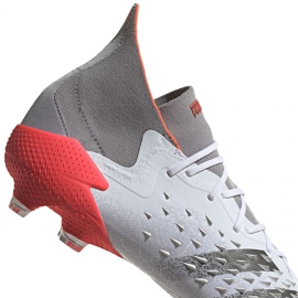 Adidas Predator Freak.1 Fg M FY6255 futballcipő fehér, fehér, szürke / ezüst fehér 2
