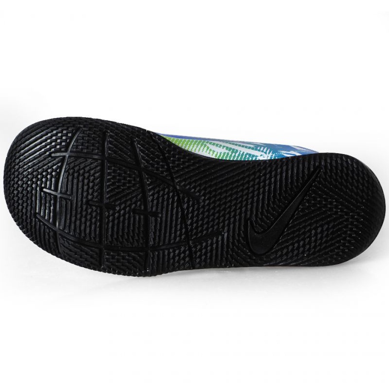 Nike Mercurial Vapor 13 Club Njr Ic PS (V) Jr AT8171 104 futballcipő fekete fehér 1