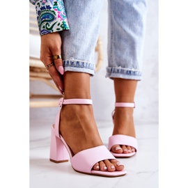 FJ1 Bőr Szandál Egy Rózsaszín Estrella Bár 1