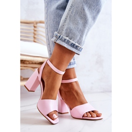 FJ1 Bőr Szandál Egy Rózsaszín Estrella Bár 2