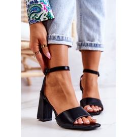 FJ1 Bőr Szandál Egy Bar Fekete Estrella 1