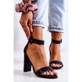 Georgina Fekete Szandál Sarkúban 2
