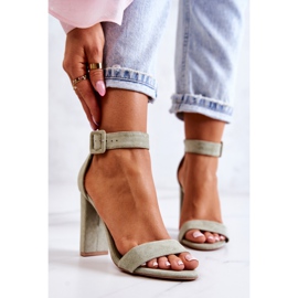 FB2 Velúr sarkú szandál élénkzöld Jacqueline 2