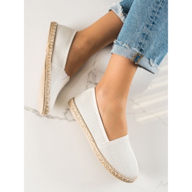 TRENDI Kényelmes áttört espadrillák fehér 2 TRENDI Kényelmes áttört espadrillák fehér 2