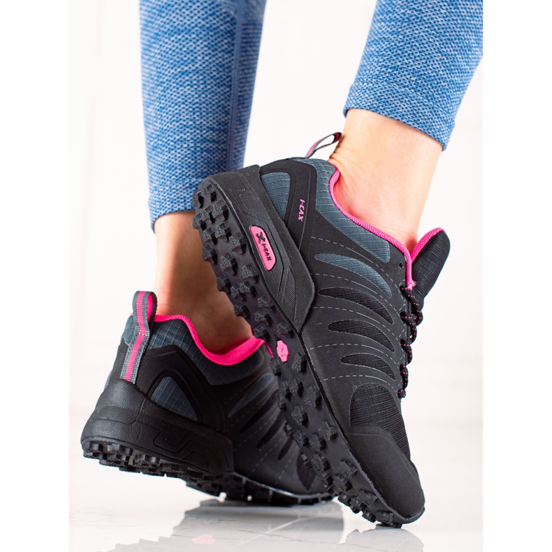 TRENDI Kényelmes trekking cipő fekete 1