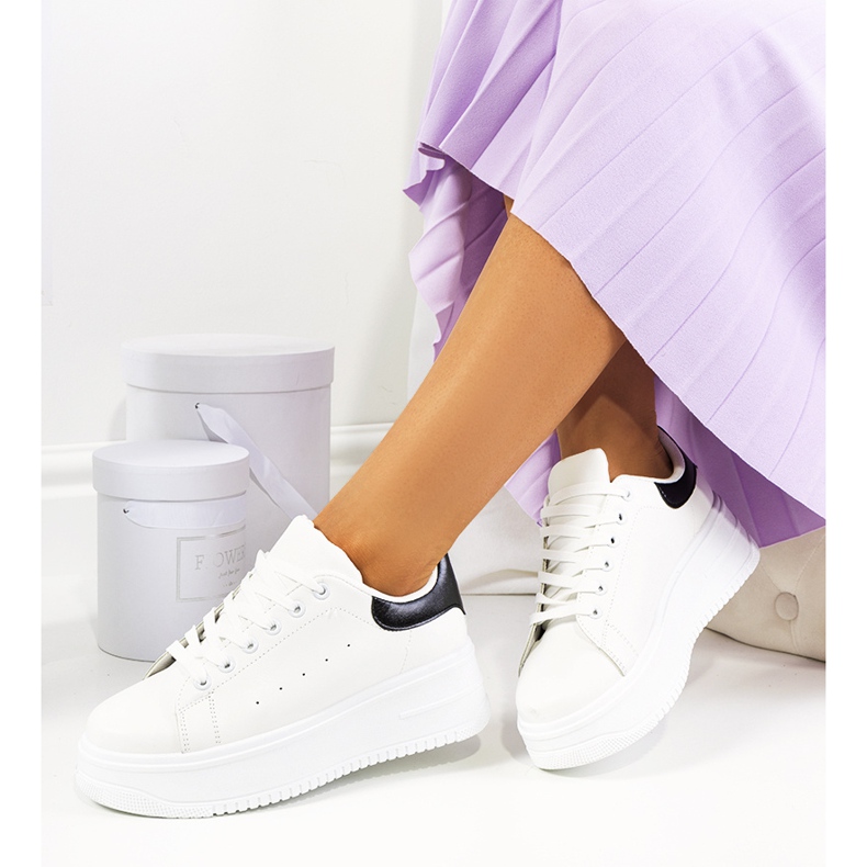 Fehér tornacipő magas Lelica platformon 2 Fehér tornacipő magas Lelica platformon 2