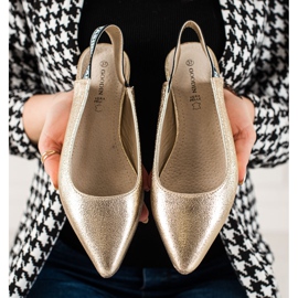 Goodin Szivattyúk felfedezett sarokkal aranysárga 1 Goodin Szivattyúk felfedezett sarokkal aranysárga 1