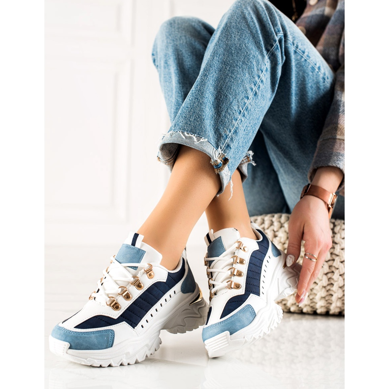 TRENDI Stílusos színes cipők fehér kék 1 TRENDI Stílusos színes cipők fehér kék 1