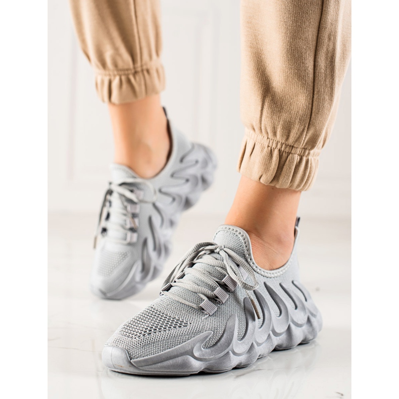TRENDI Szürke divatos tornacipő 1