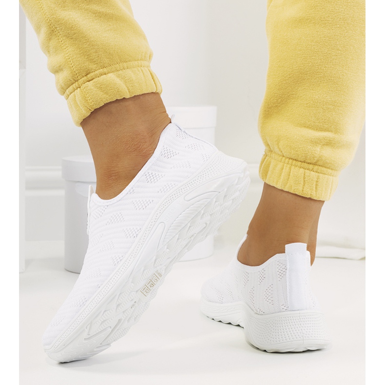 Abby fehér edzőcipői 1