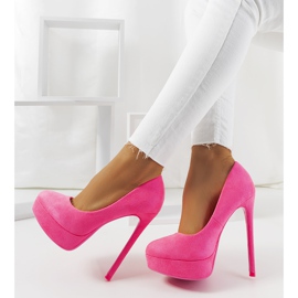 Rózsaszín neonpumpák egy Lorine tűsarkún 1