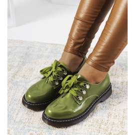 Zöld lakkozott cipő a Kristina-tól 2