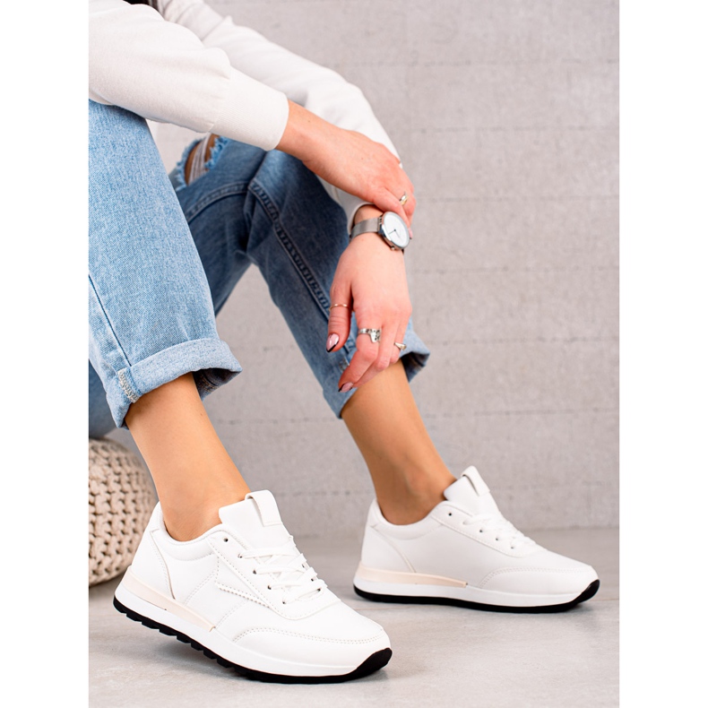 TRENDI Fehér sportcipő 1