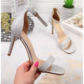 Vinceza W JAN81E ezüst brokát szandál magas sarkon 1