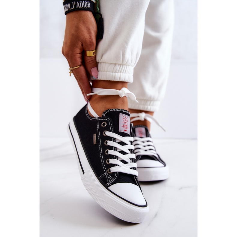 Női klasszikus tornacipő Cross Jeans JJ2R4011C fekete 1