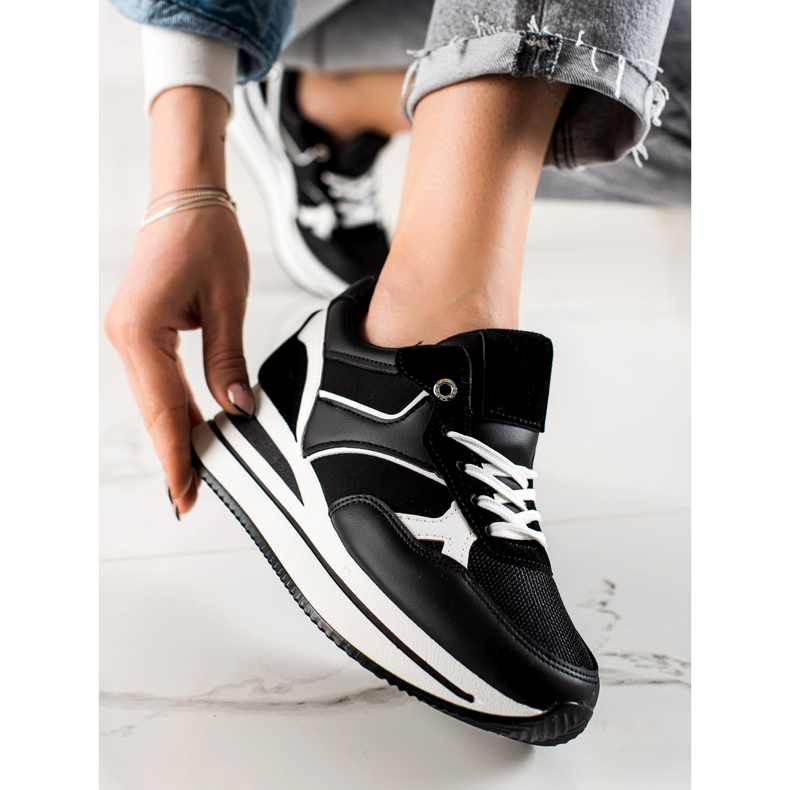 TRENDI Fekete Sneaks A Platformon 1