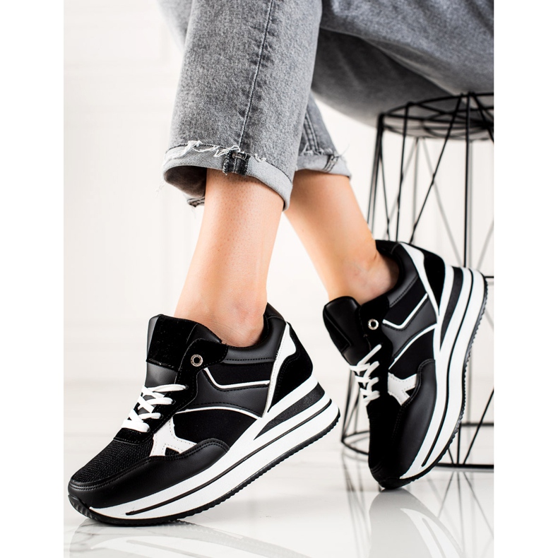 TRENDI Fekete Sneaks A Platformon 2