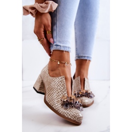 PA2 Elegáns bőr magassarkú bézs Delaver díszítéssel 1