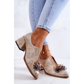 PA2 Elegáns bőr magassarkú bézs Delaver díszítéssel 2