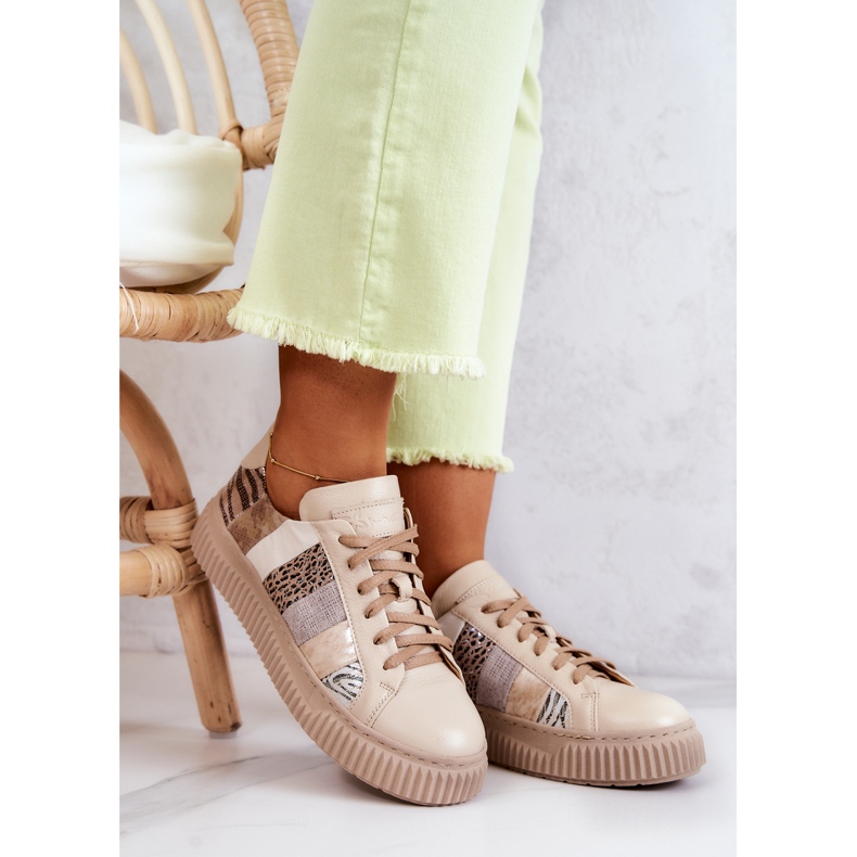 Bőr sportcipő az emelvényen Maciejka 05482-04 Bézs 2