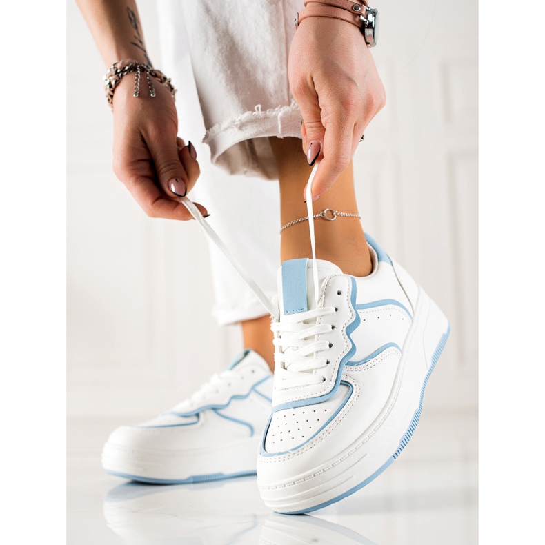 Bestelle Divatos cipők fehér 1