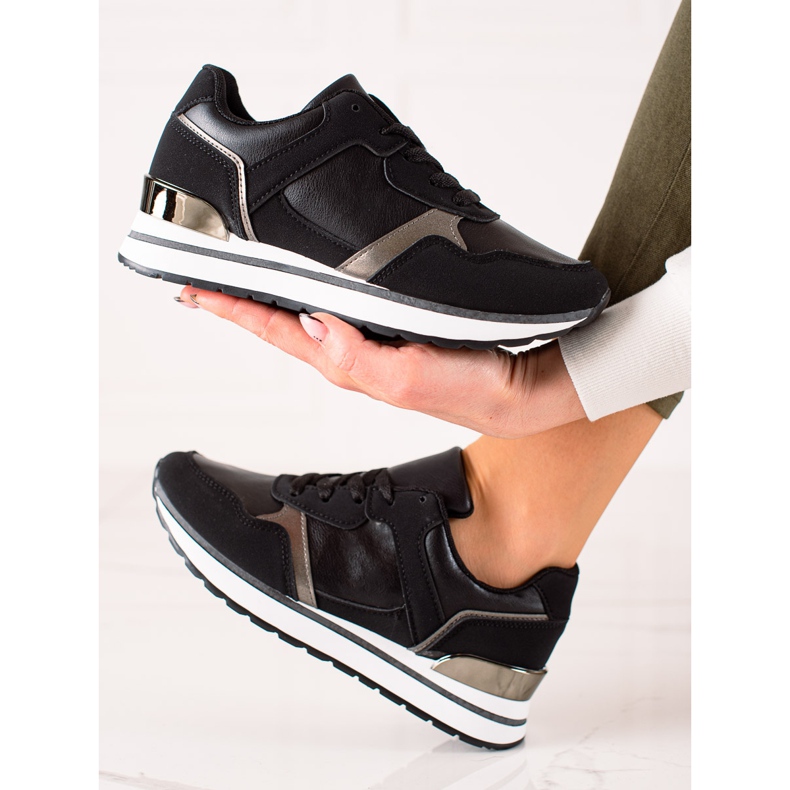 TRENDI Fekete cipők a platformon 1