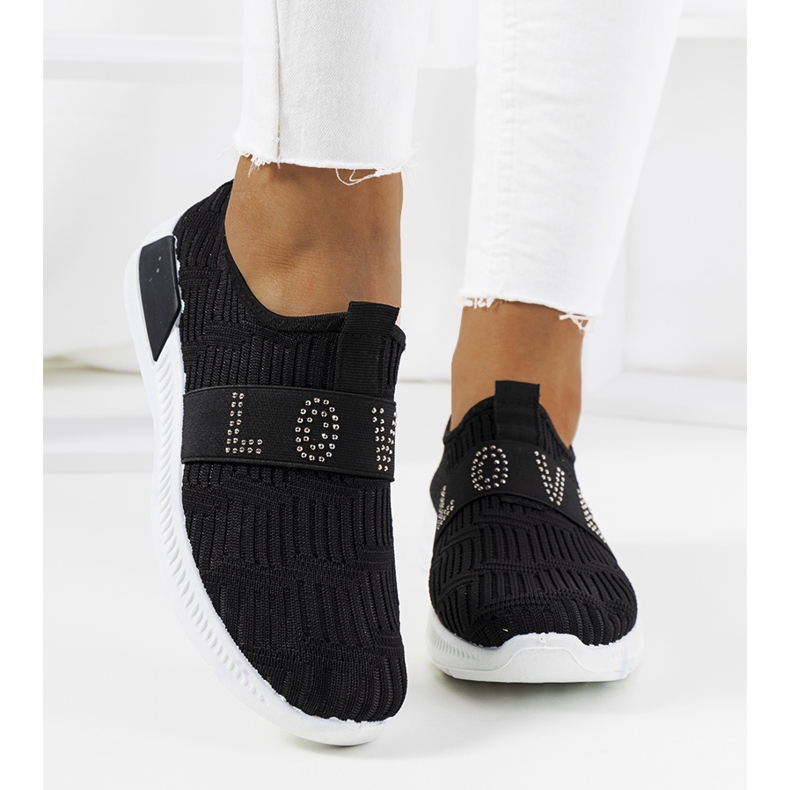 A márka fekete sportcipője Brian 1