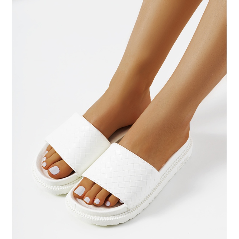 Fehér papucs a Big Star HH274683 platformon 1