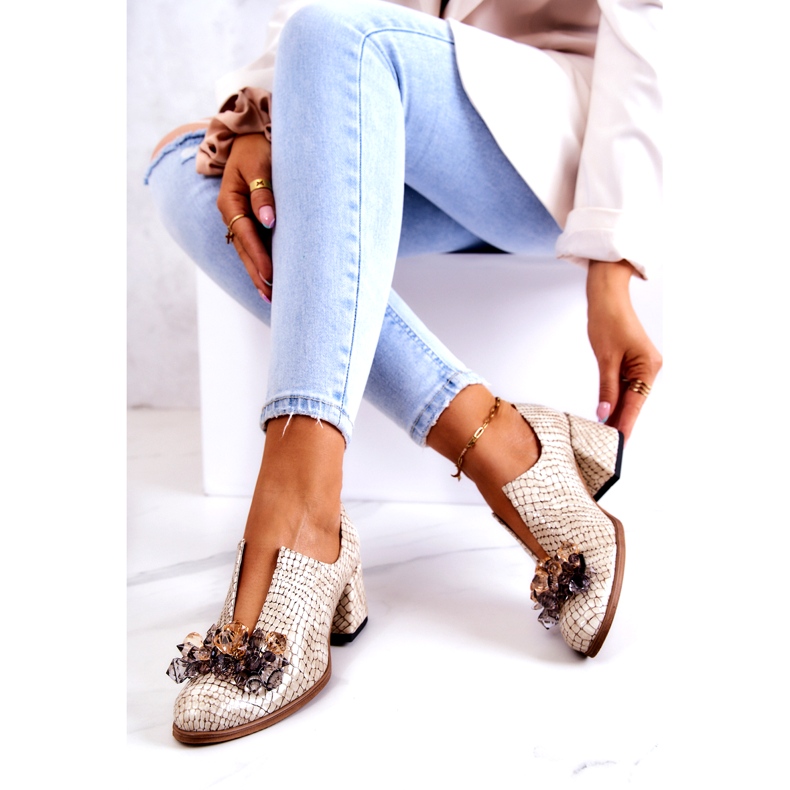 PA2 Elegáns bőr magassarkú bézs Delaver díszítéssel 4