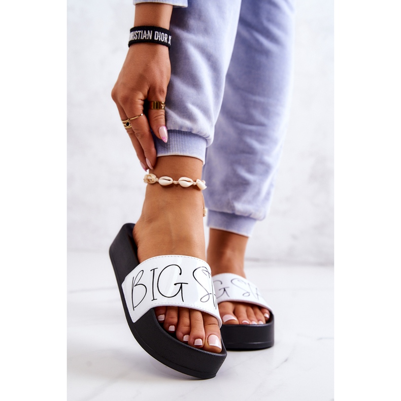 Női gumipapucs Big Star JJ274A275 fekete-fehér 1