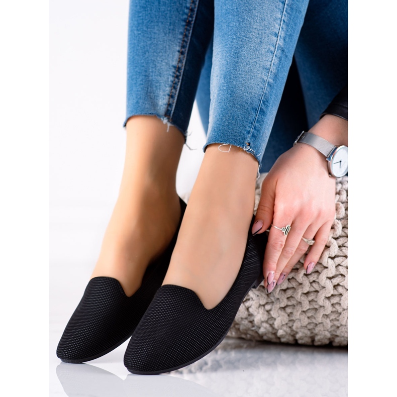 TRENDI Fekete urak pontokban 1