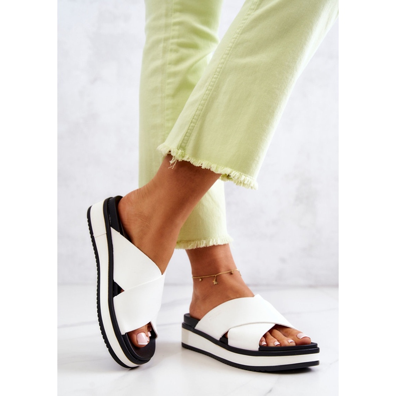 Női papucs Big Star JJ274723 fehér 2