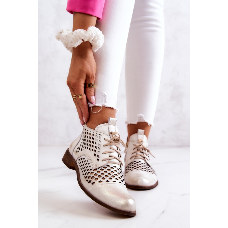 Bőr áttört csizma Nicole 2704/004 fehér és arany 1