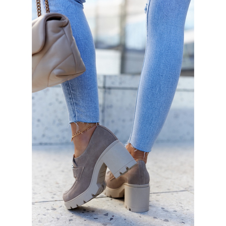 Lemar Elegáns cipő oszlopon, bézs Harmell díszítéssel 2