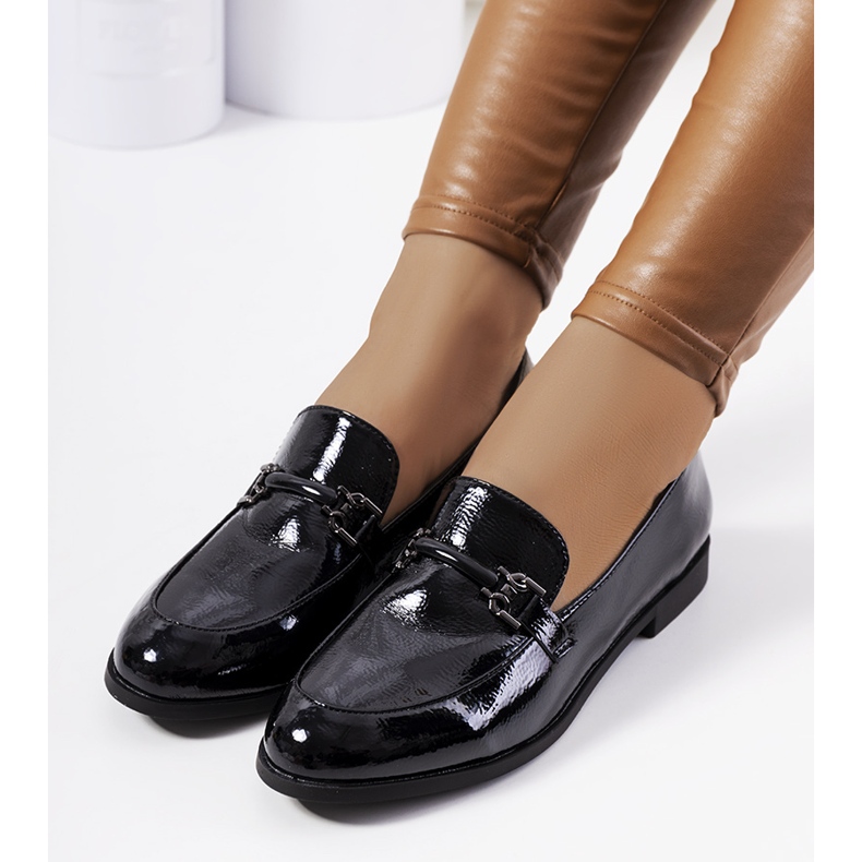 Női fekete lakkozott Zettici mokaszin 1