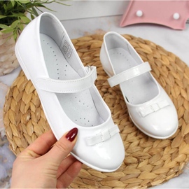 Kommóniás balerinák tépőzárral Kornecki Jr KOR6493C fehér 1