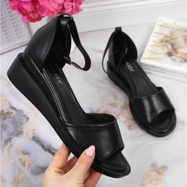 Fekete Vinceza W JAN102A ékszandál 1