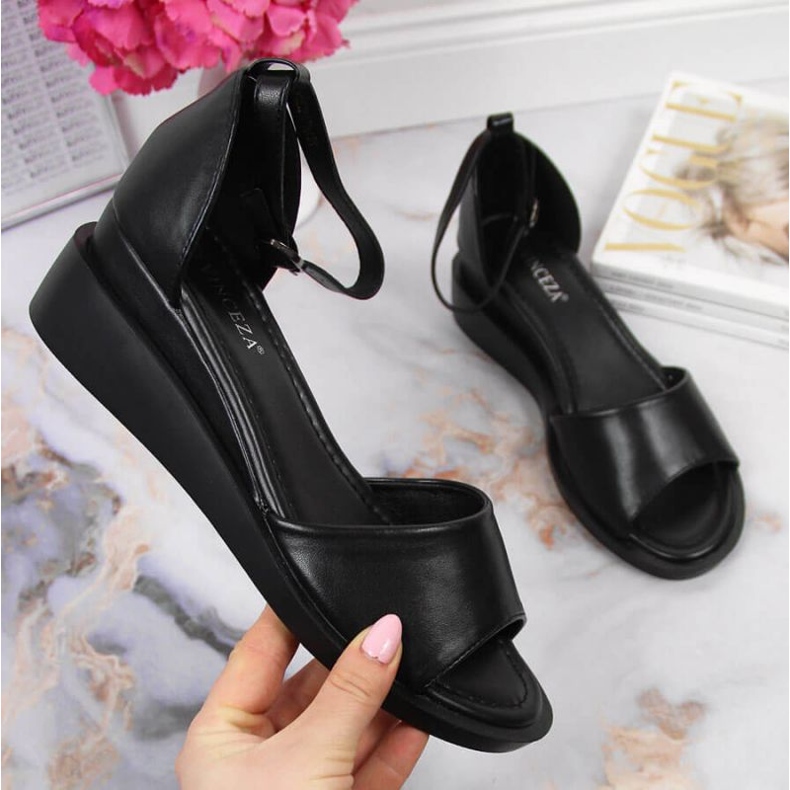 Fekete Vinceza W JAN102A ékszandál 1