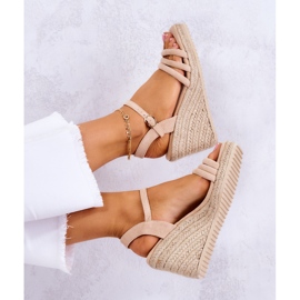 FJ1 Louisiana bézs velúr ékszandál 2