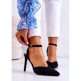 FB2 Kharen fekete velúr csatos sarkú cipő 1