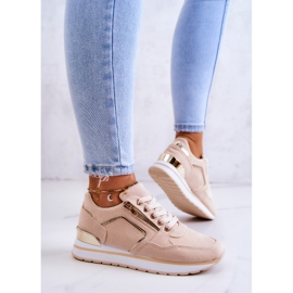 FB2 Velúr sportcipők a folyóparton, világos bézs színű platformon 2