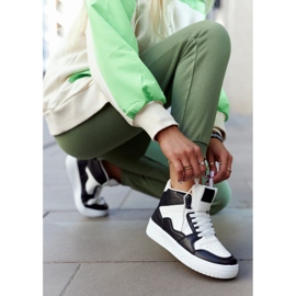 FG2 High Női Sportcipő Fehér és Fekete Megithoe 2