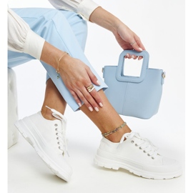 Fehér tornacipő vaskos Prenzel talpon 1