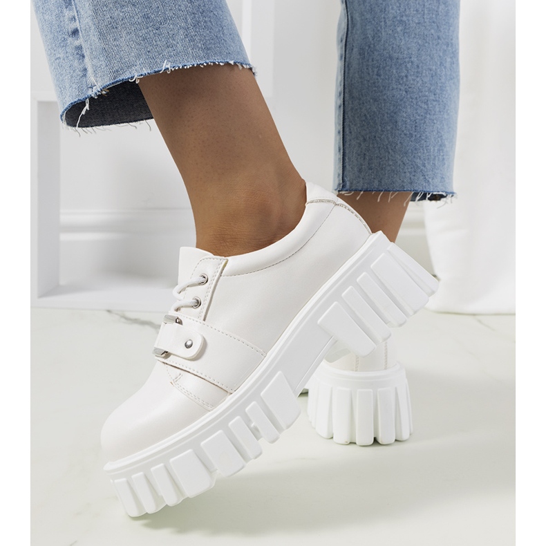 Sallie fehér cipő traktortalpon 1