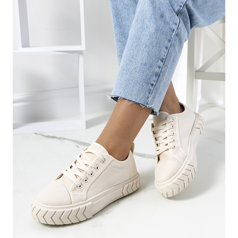 Bézs színű tornacipő a Clarence platformon 1 Bézs színű tornacipő a Clarence platformon 1