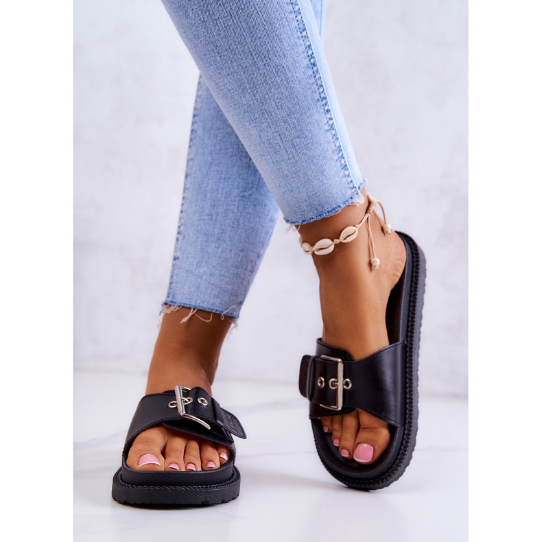 Klasszikus papucs csattal Big Star JJ274A307 fekete 2