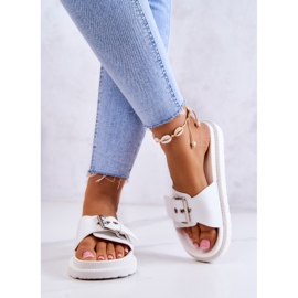 Klasszikus papucs csattal Big Star JJ274A309 fehér 2