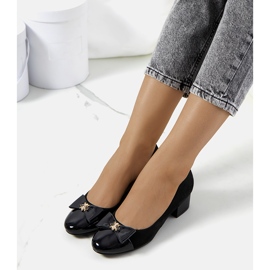 Fekete női pumpák a Sharona márkától 1