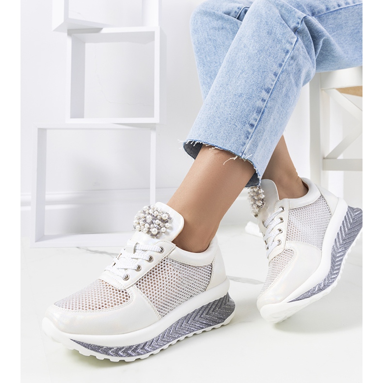 Fehér holografikus tornacipő a Saggers-től 1